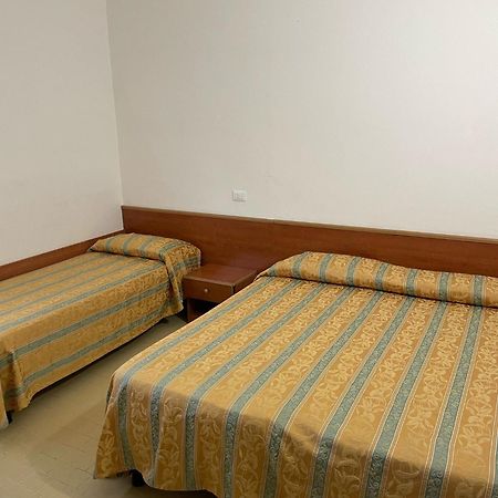 Hotel Zeus Lido di Classe Extérieur photo